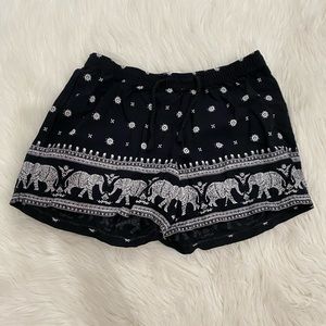 Old Navy black and white print shorts
